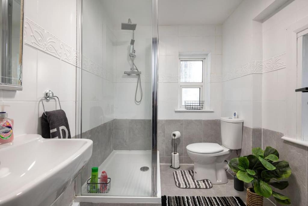 2A - Bright & Airy 2 Bed Flat - 20 Mins To Central Λονδίνο Εξωτερικό φωτογραφία
