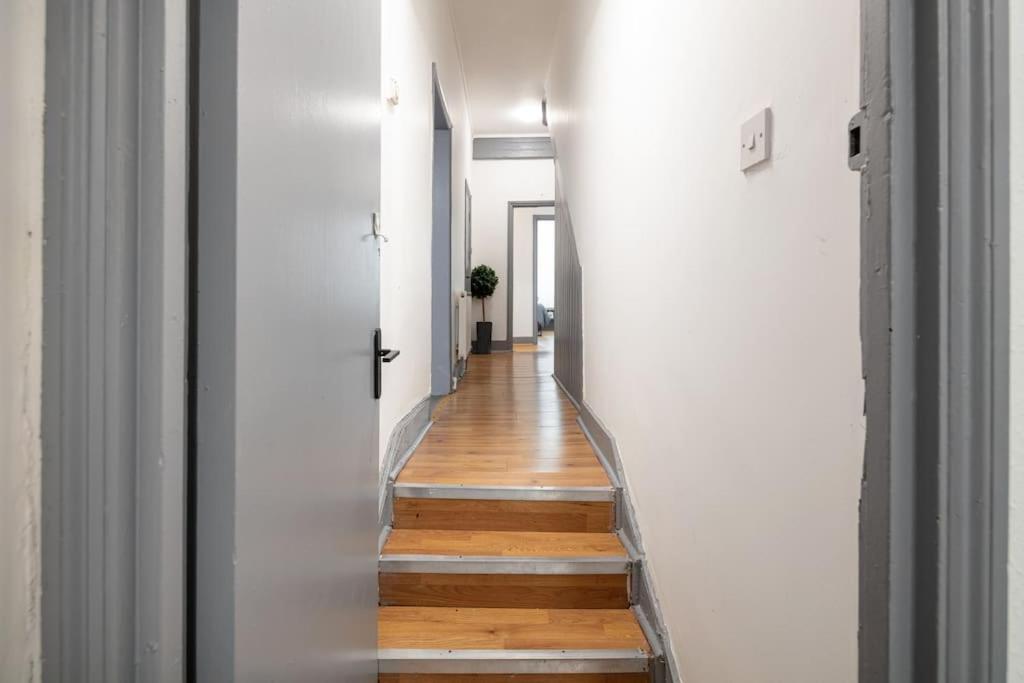 2A - Bright & Airy 2 Bed Flat - 20 Mins To Central Λονδίνο Εξωτερικό φωτογραφία