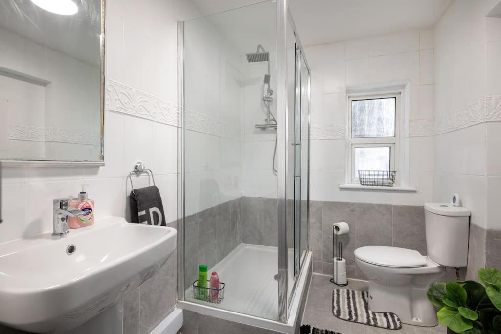 2A - Bright & Airy 2 Bed Flat - 20 Mins To Central Λονδίνο Εξωτερικό φωτογραφία