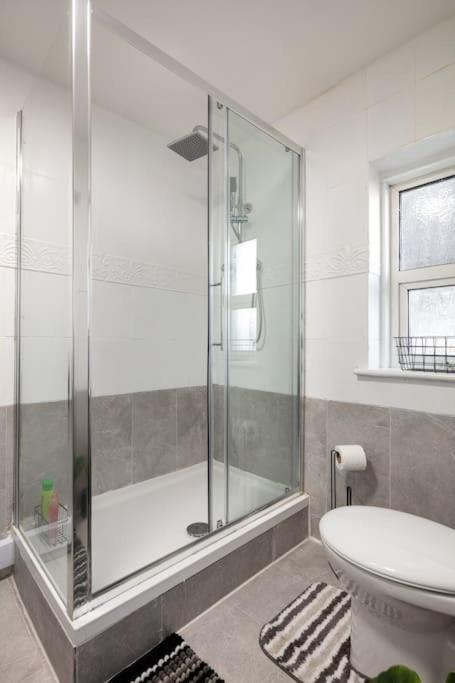 2A - Bright & Airy 2 Bed Flat - 20 Mins To Central Λονδίνο Εξωτερικό φωτογραφία